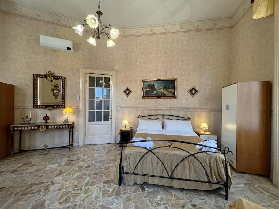 Palazzo Vitrano - Tourist Apartment CTA Exterior foto